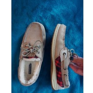 LIKE NEW SPERRYS PLAID AND FLEECE LINED